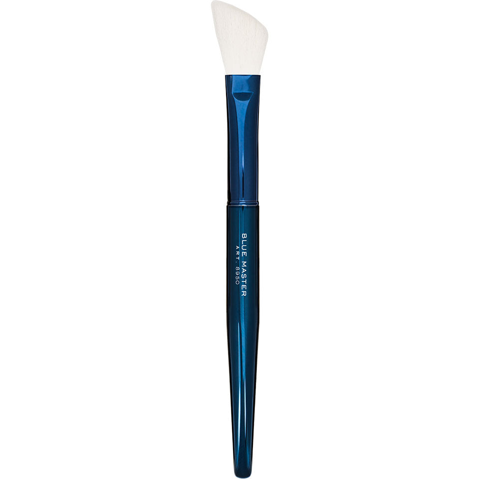 Kryolan Blue Master Contoured Blusher Brush